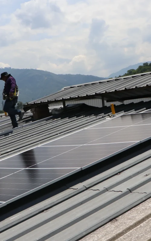 Paneles solares fábrica indelsan